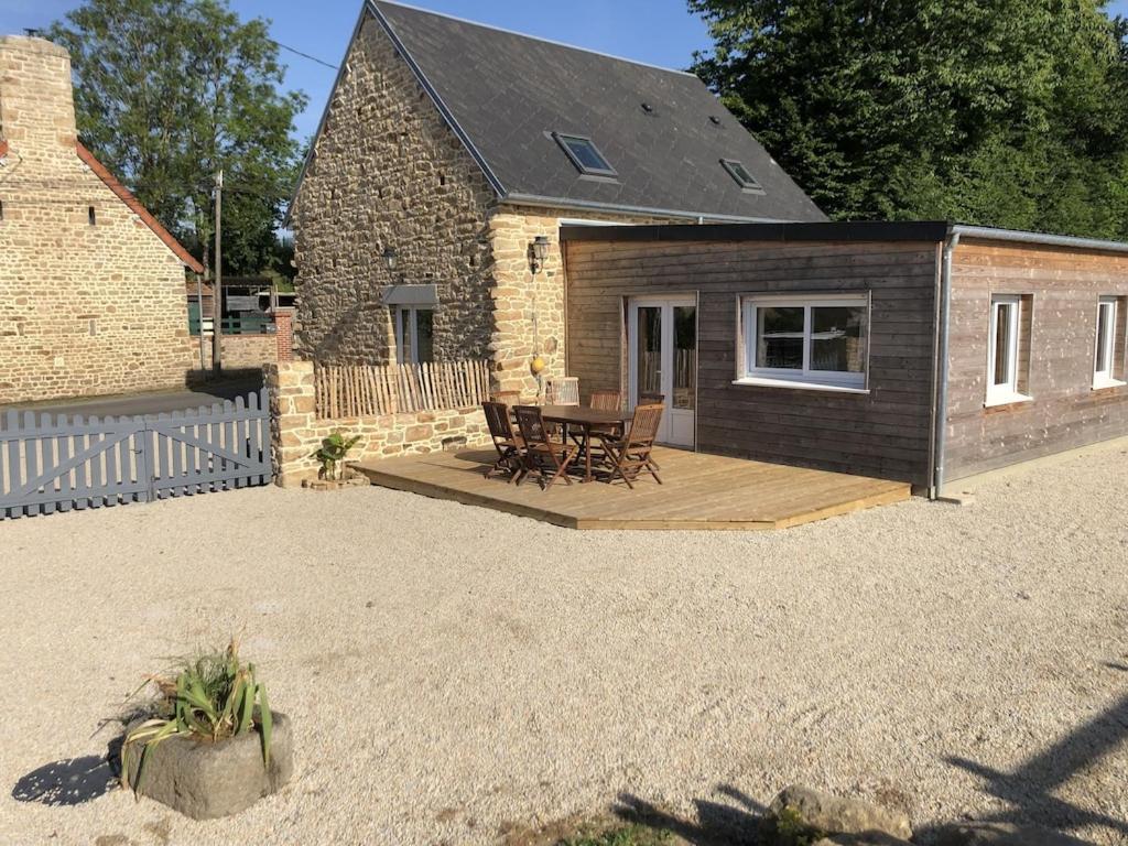 Sartilly-Baie-Bocage Charmante Maison De Campagne En Pierres Et Bois מראה חיצוני תמונה